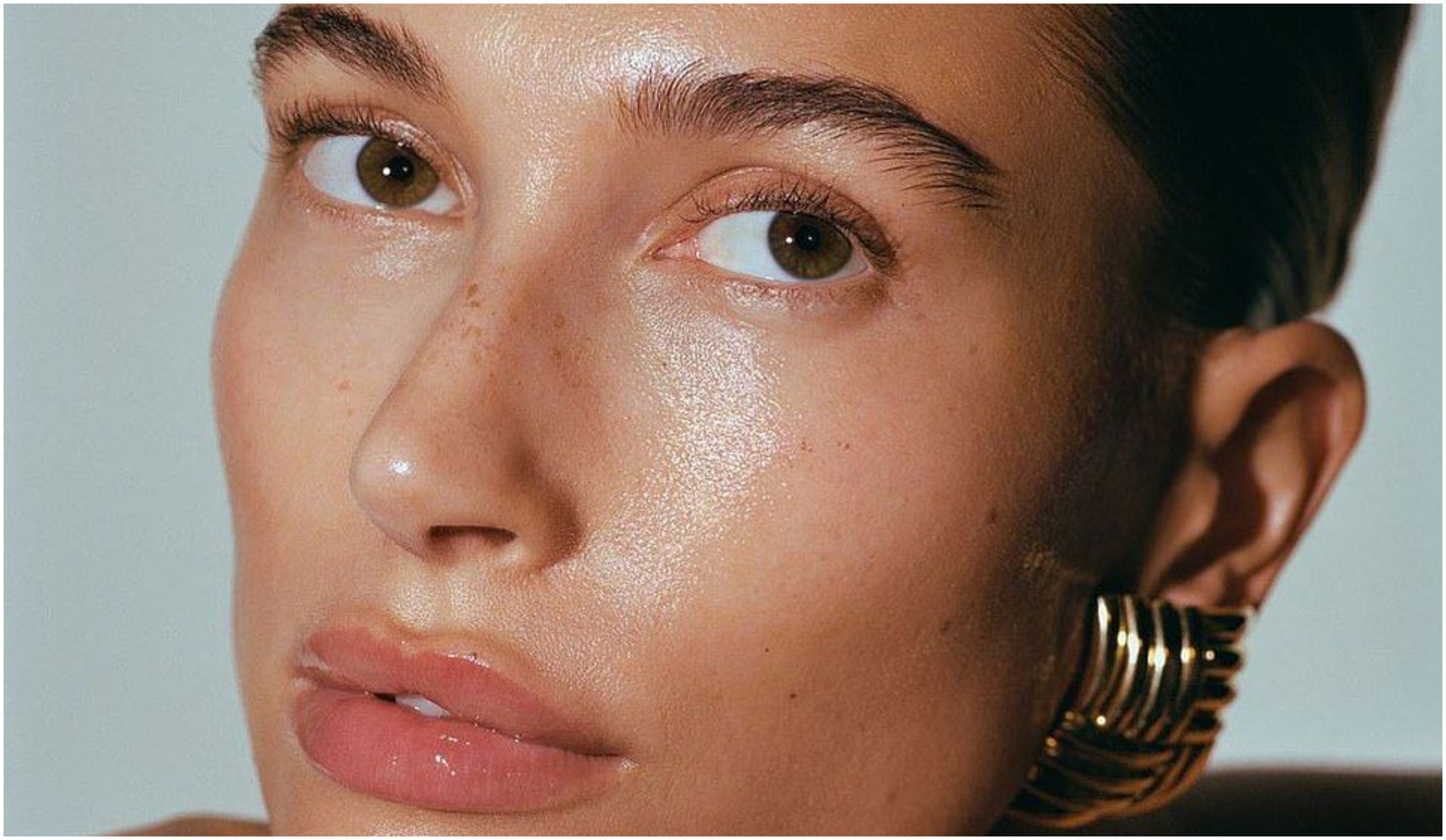 Lip Oils: Η νέα εμμονή ομορφιάς που χαρίζει καλοκαιρινή λάμψη και ενυδάτωση στα χείλη