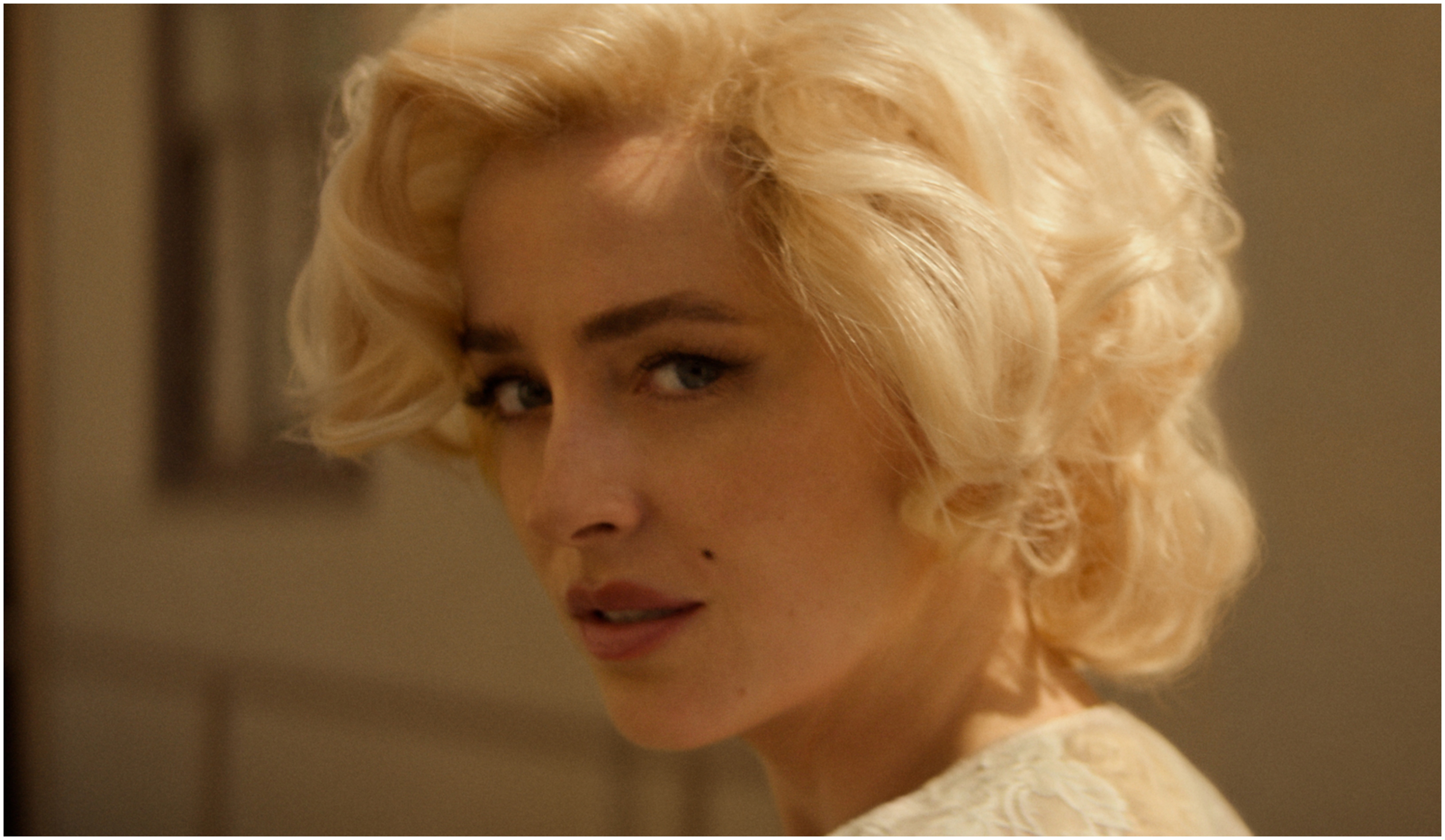 Dakota Johnson: Αγνώριστη ως Marilyn Monroe στο «Flesh Impact»