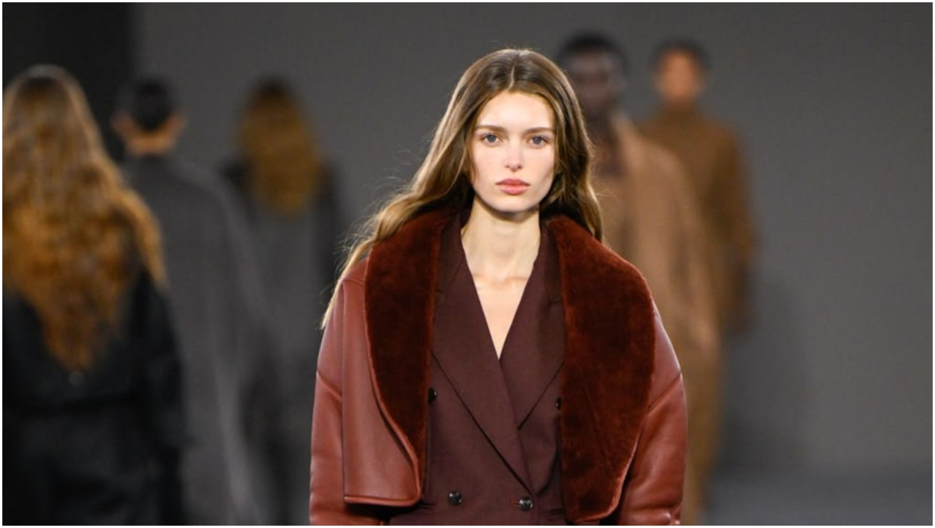 Max Mara: 75 χρόνια ιστορίας και η επανακυκλοφορία 3 εμβληματικών αρχειακών σχεδίων