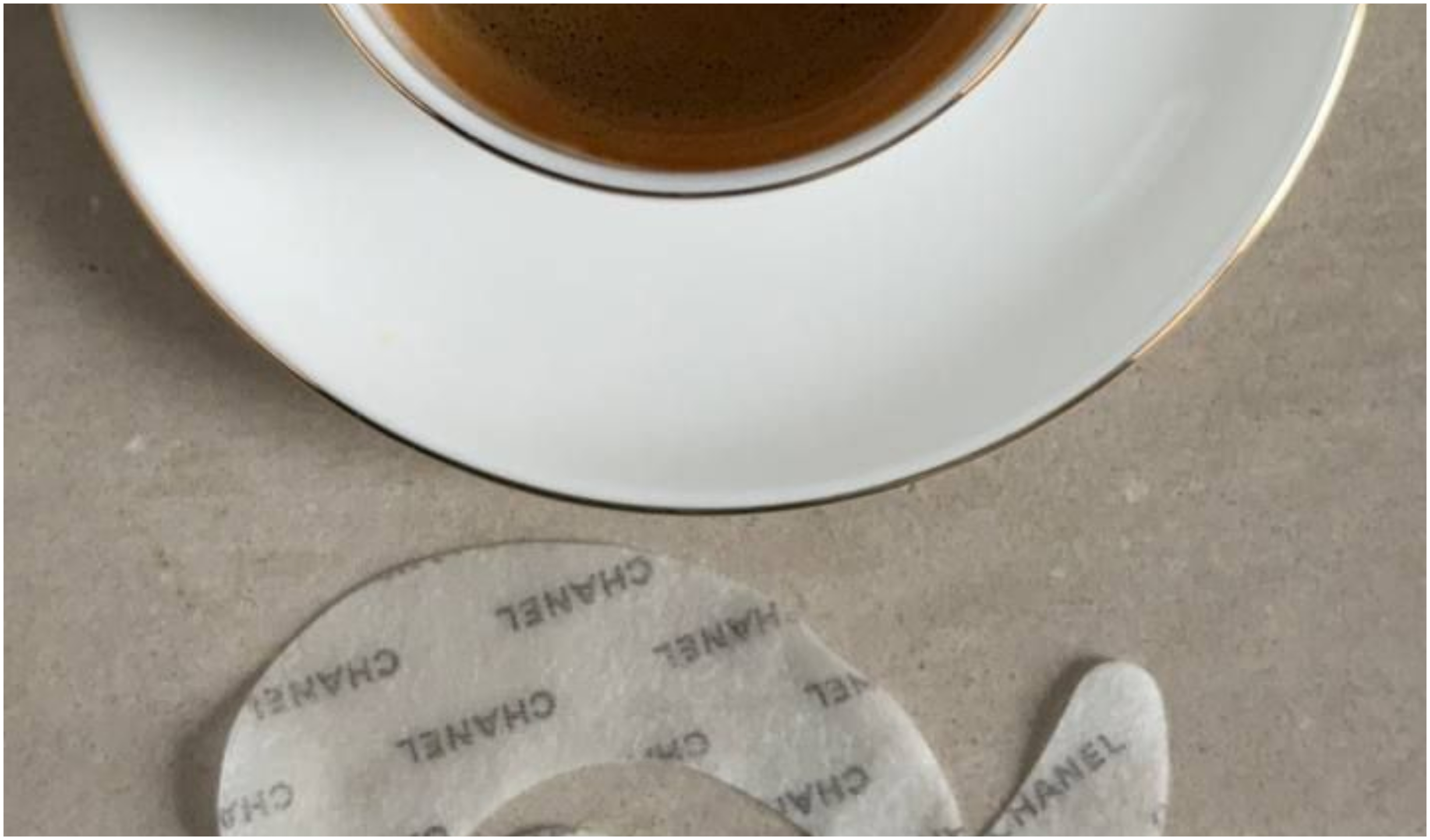 Eye patches: Το beauty trend που μετατρέπει την περιποίηση των ματιών σε καθημερινή πολυτέλεια
