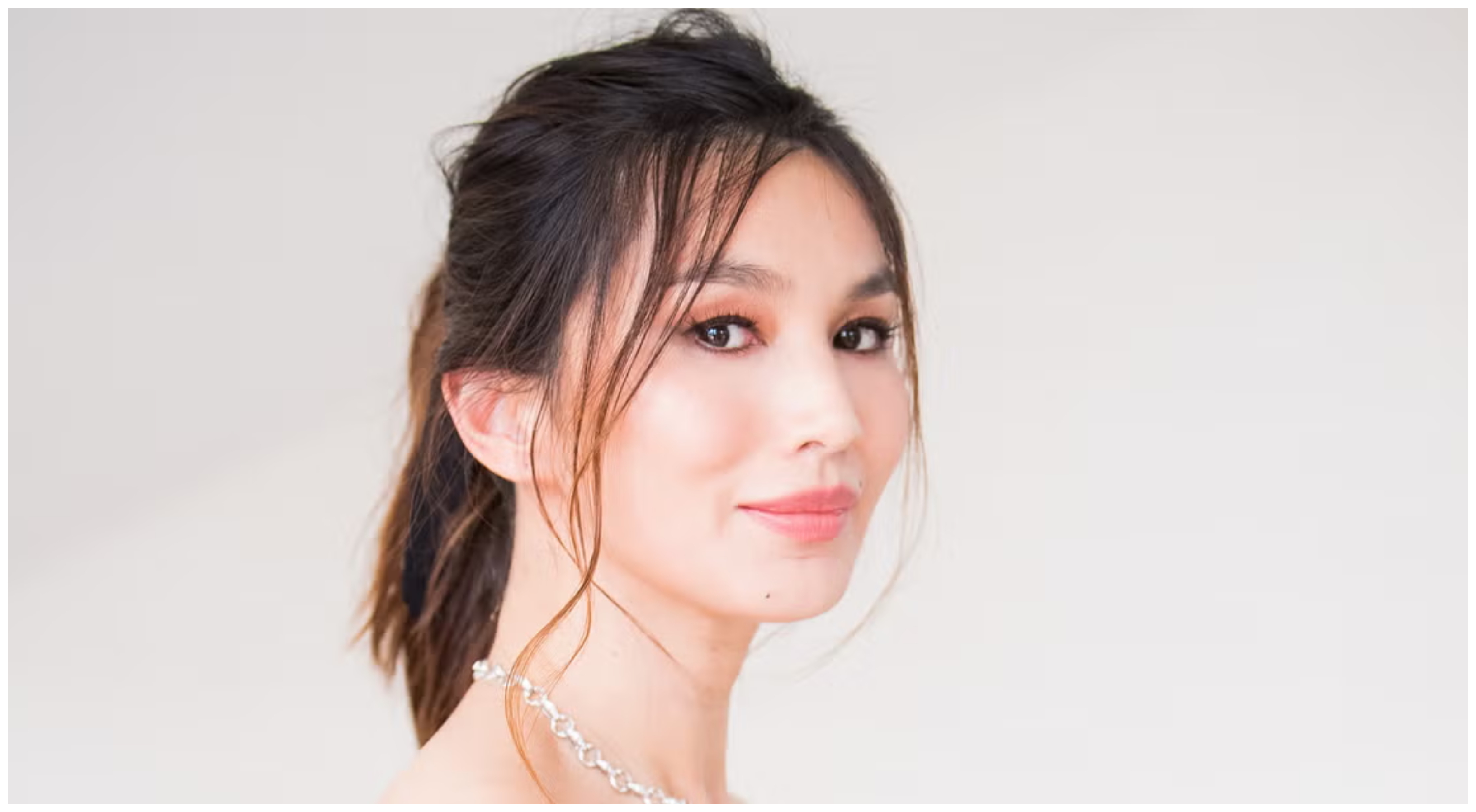 Emma Chan: Φόρεσε Calvin Klein Collection στην προβολή του «Five Star Weekend» στο Λονδίνο