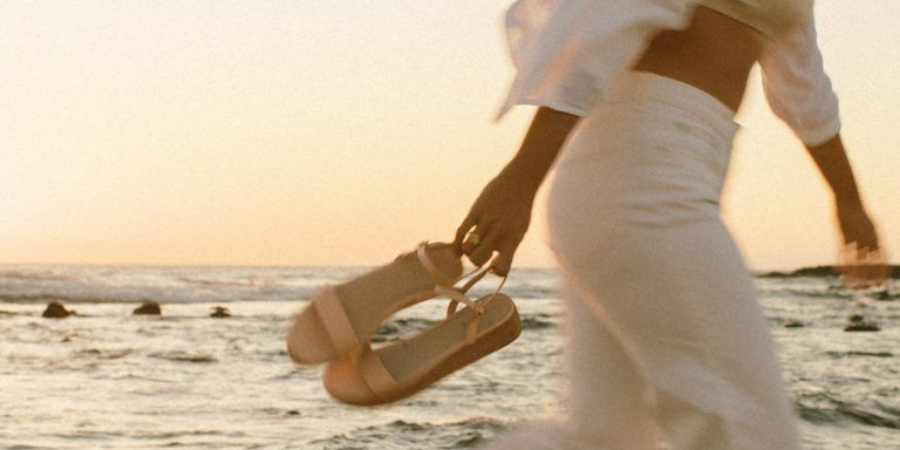 Τα σανδάλια που φορούν όλες οι fashion editors αυτό το καλοκαίρι