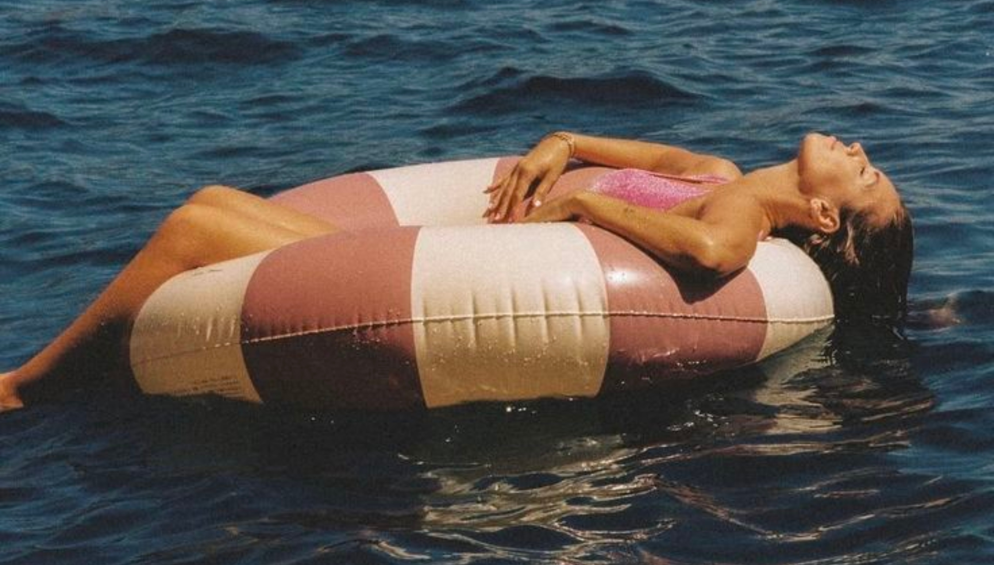 Φεύγεις διακοπές; Αυτό είναι το πιο chic μανικιούρ του καλοκαιριού