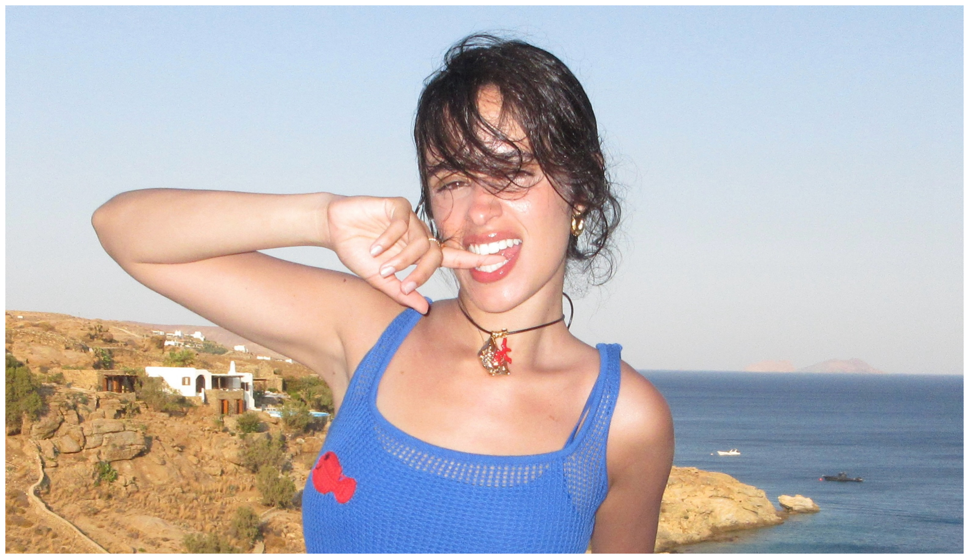 Camila Cabello: Στην Ελλάδα για τις καλοκαιρινές διακοπές της – Οι εικόνες από την απόδρασή της