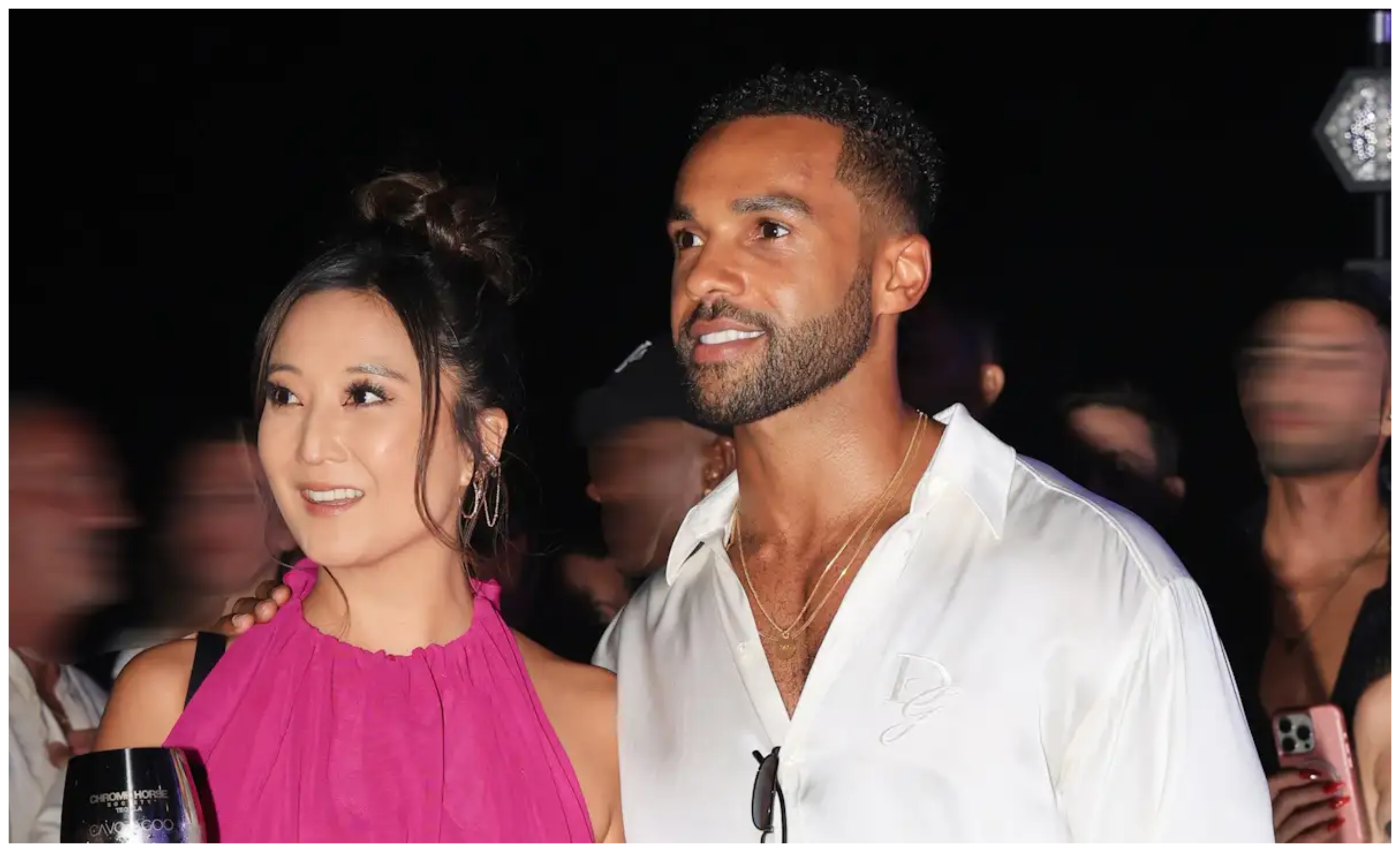 Ashley Park & Lucien Laviscount: Επέστρεψαν στη Μύκονο μετά τα γυρίσματα του «Emily in Paris» – Η glamorous βραδιά στο Cavo Tagoo