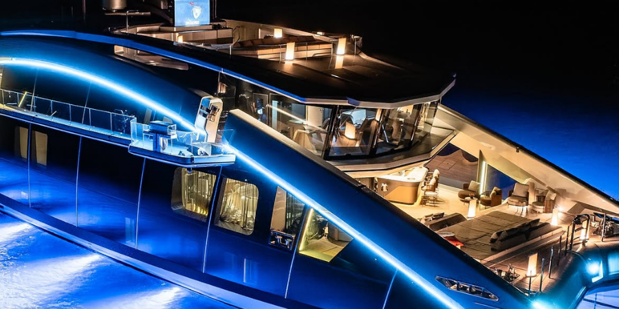 Hofit Golan: Μας ξεναγεί στο luxury καταμαράν όπου έμεινε με τη Ραμόνα Φίλιπ και την Kimberly Guilfoyle