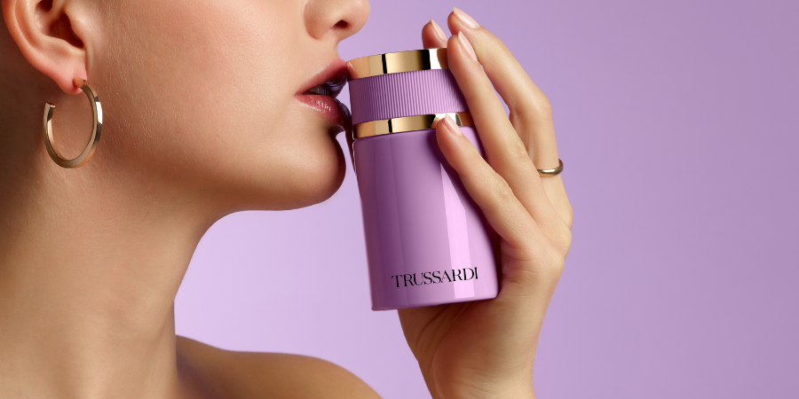 Το Trussardi Elegantly Cool είναι ένα νέο Eau de Parfum Lumineuse