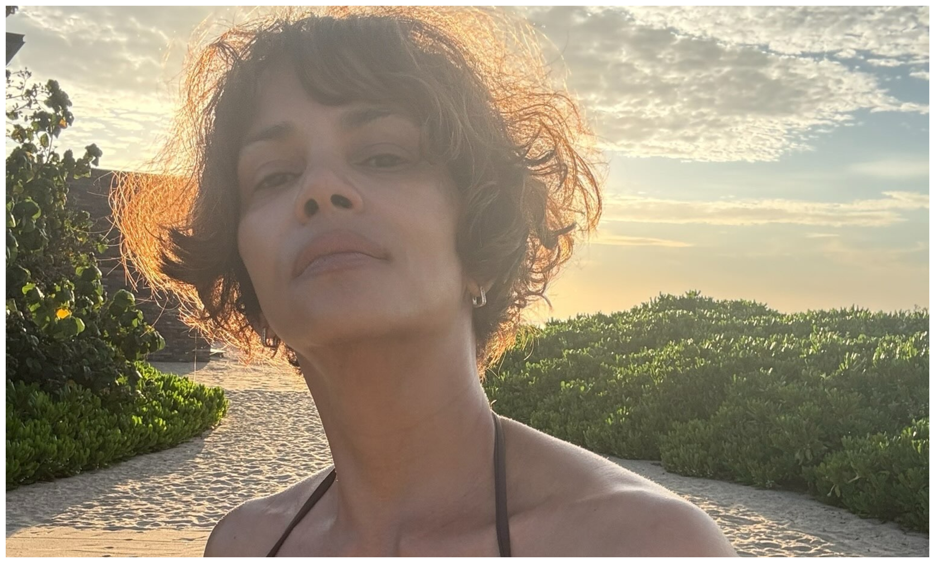 Halle Berry: Στα 60 της πιο λαμπερή από ποτέ – Το καλοκαιρινό άλμπουμ με μπικίνι
