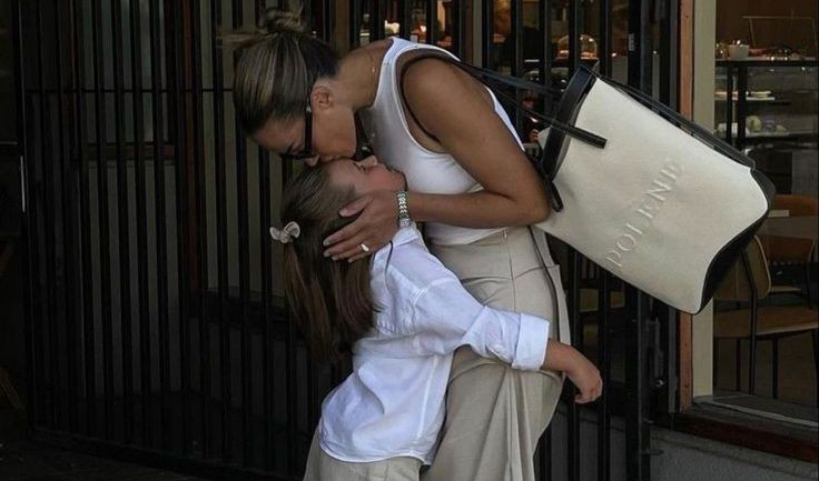 Back to school! Τι να φορέσει η μαμά για ένα κομψό και άνετο look