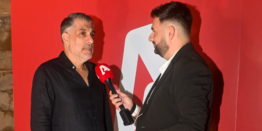 Οι λαμπεροί καλεσμένοι στο κόκκινο χαλί του Alpha Κύπρου – Ποιοι έδωσαν το «παρών» στη «Γιορτή Κορυφής»