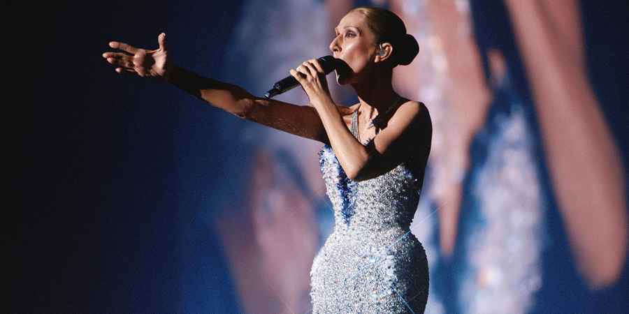 Céline Dion: Το εντυπωσιακό φόρεμα Chanel που χρειάστηκε 1.380 ώρες για να δημιουργηθεί
