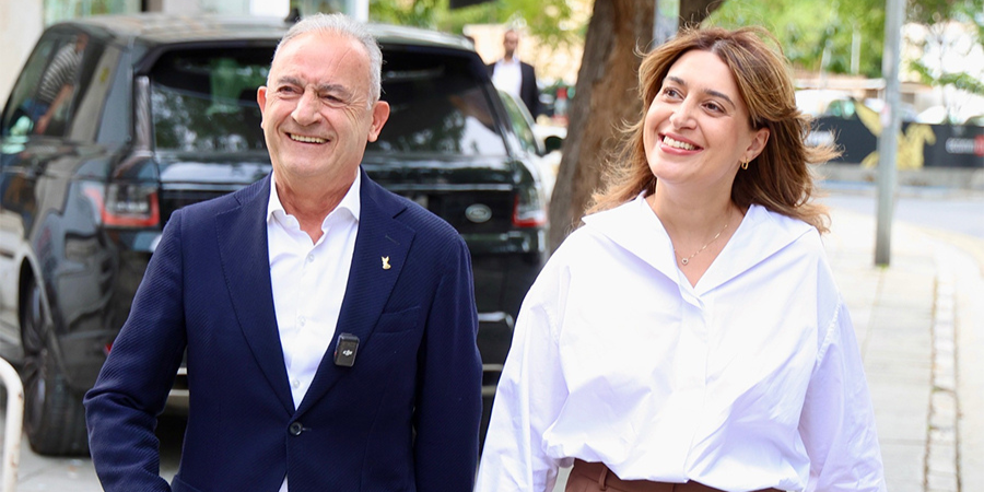 Μαρία Σελίπα: Το κομψό φθινοπωρινό look στο πλευρό του Αβέρωφ Νεοφύτου κατά την υποβολή της υποψηφιότητάς του