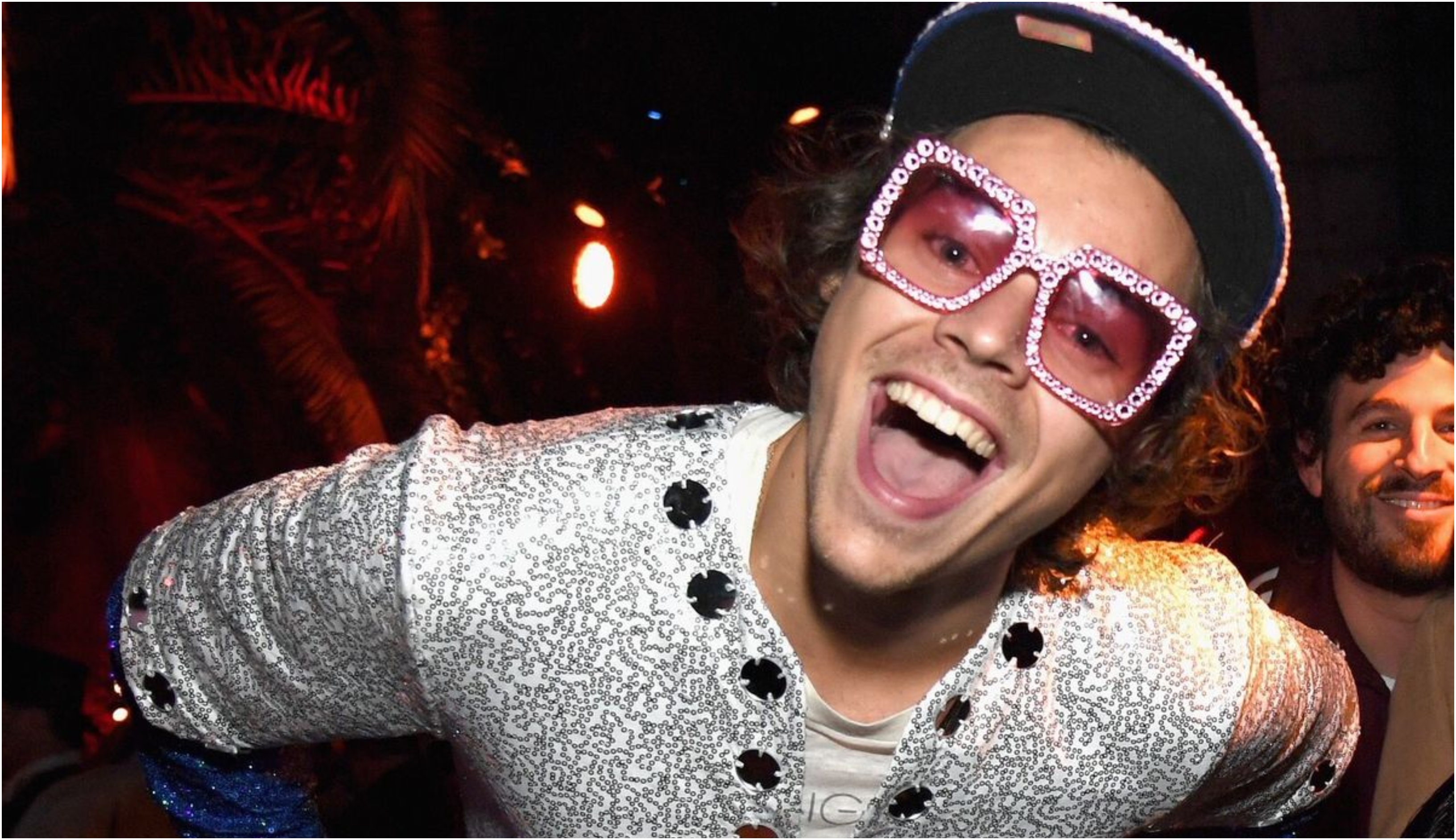 Harry Styles: Η απρόσμενη εμφάνιση ως ο νεότερος εαυτός του και η μεταμόρφωση σε Elvis Presley