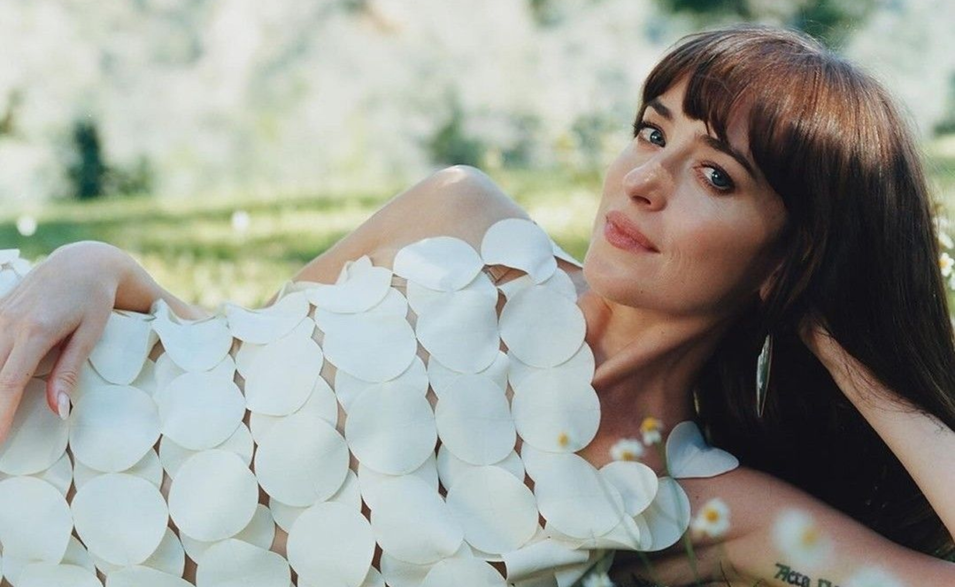 Dakota Johnson & Machine Gun Kelly: Η νέα κοινή εμφάνιση που φουντώνει τις φήμες για ειδύλλιο