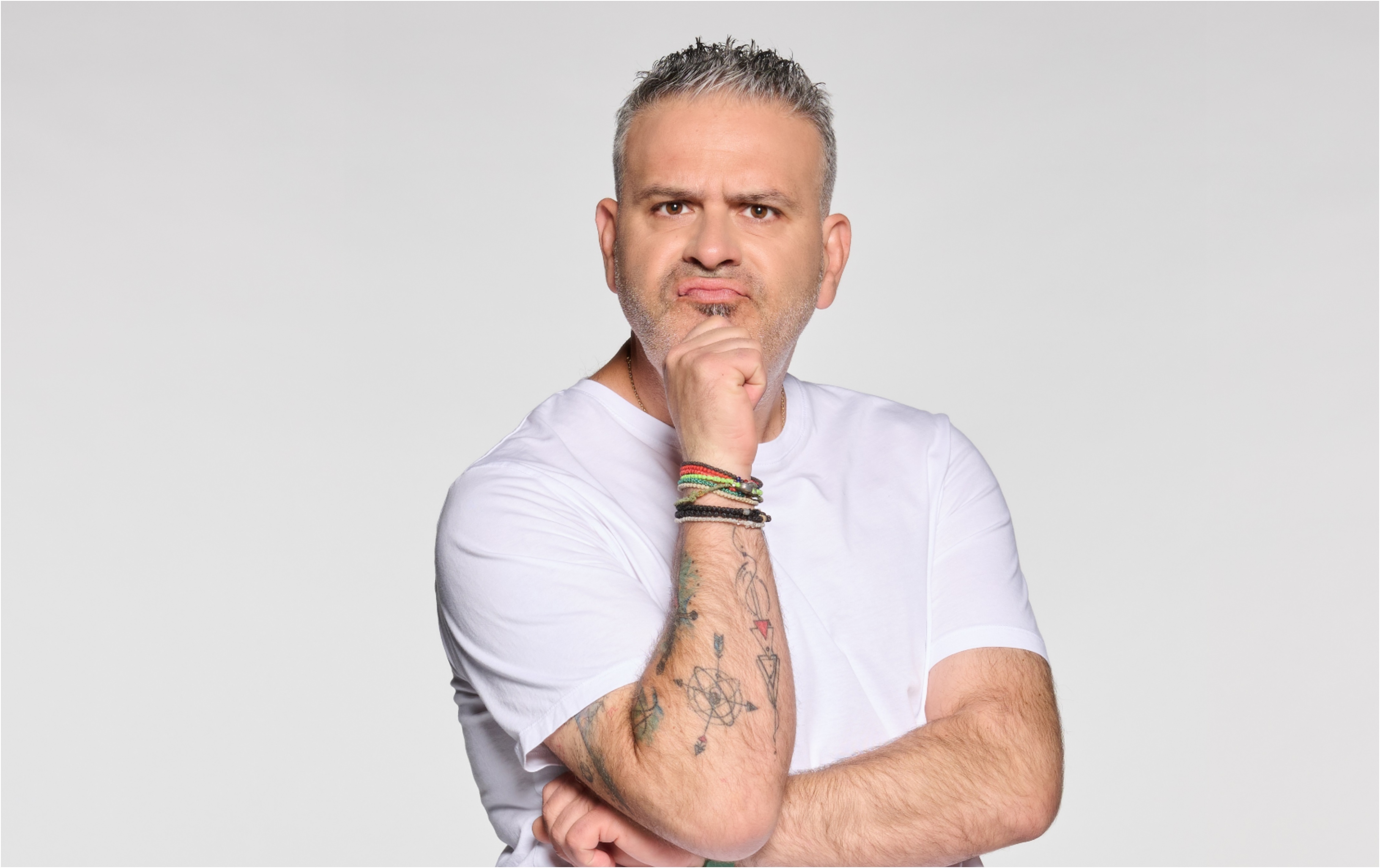 «Λούης Night Show»: Ξεπέρασε το 33% και βρέθηκε στην κορυφή της τηλεθέασης