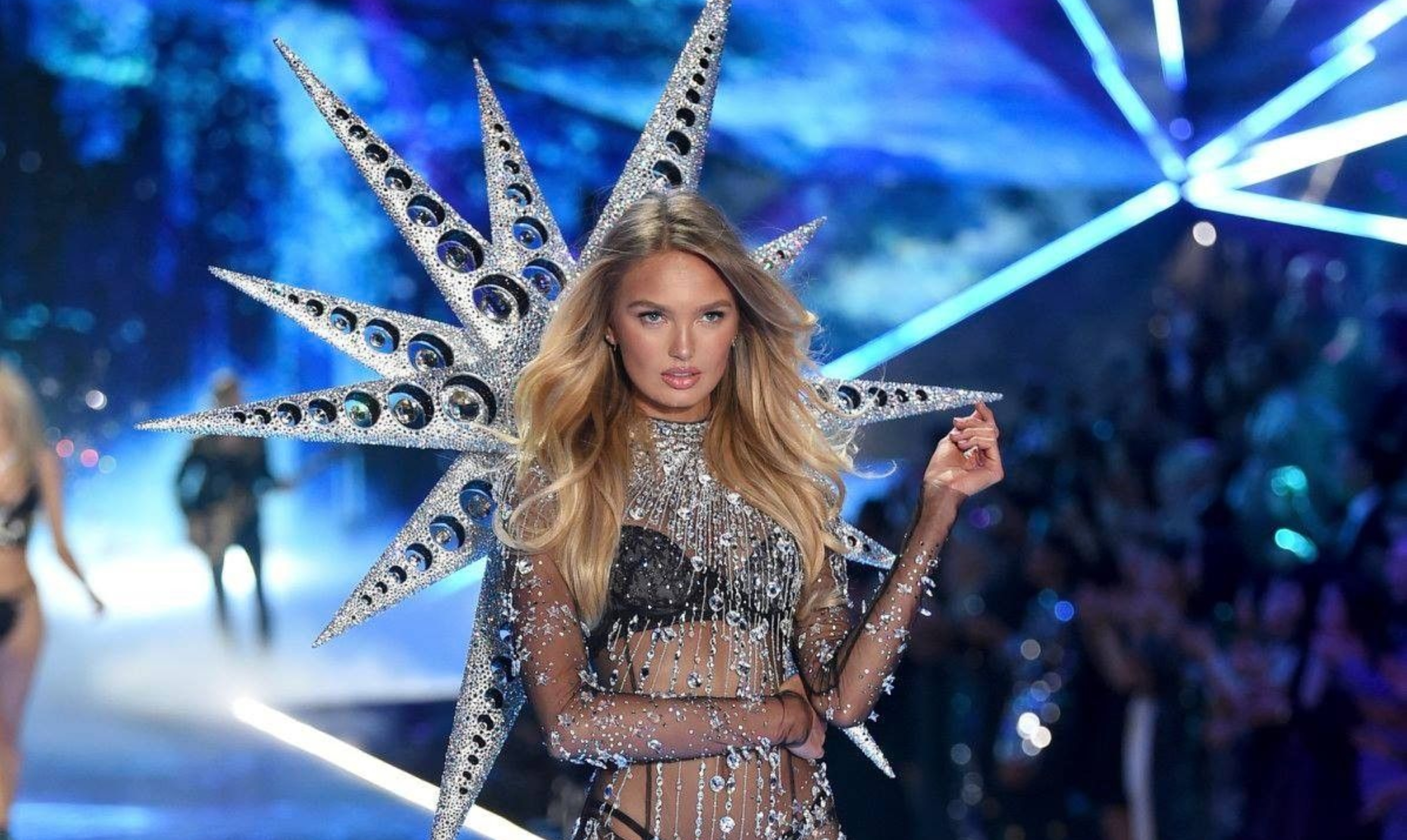 Tο «αγγελάκι» της Victoria’s Secret, Romee Strijd, έμεινε εκτός του φετινού show – Όλο το παρασκήνιο της απόρριψης