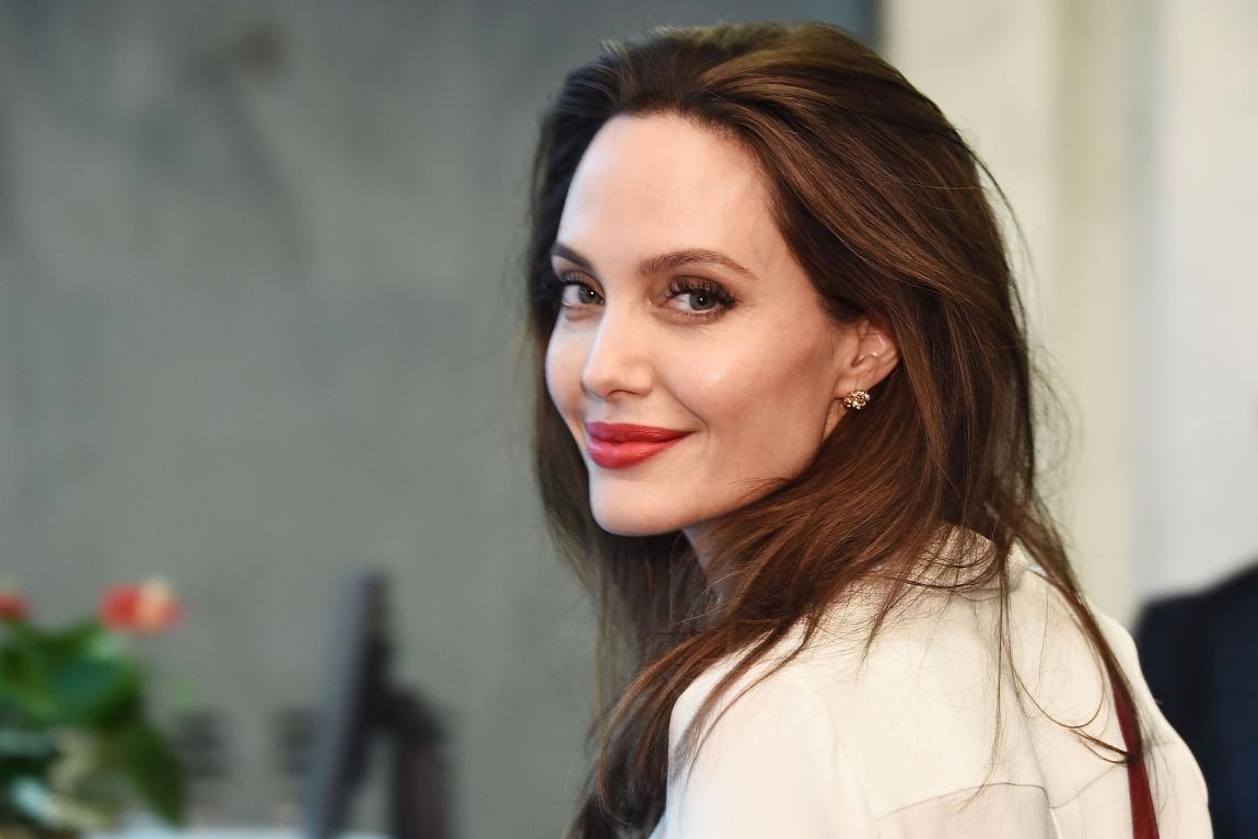 H Angelina Jolie λανσάρει το δικό της της fashion brand