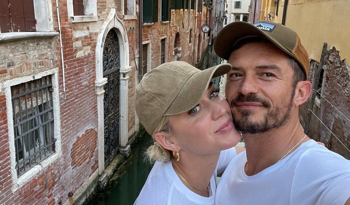Katy Perry: Στην αγκαλιά του Orlando Bloom με φόρεμα της Celia Kritharioti