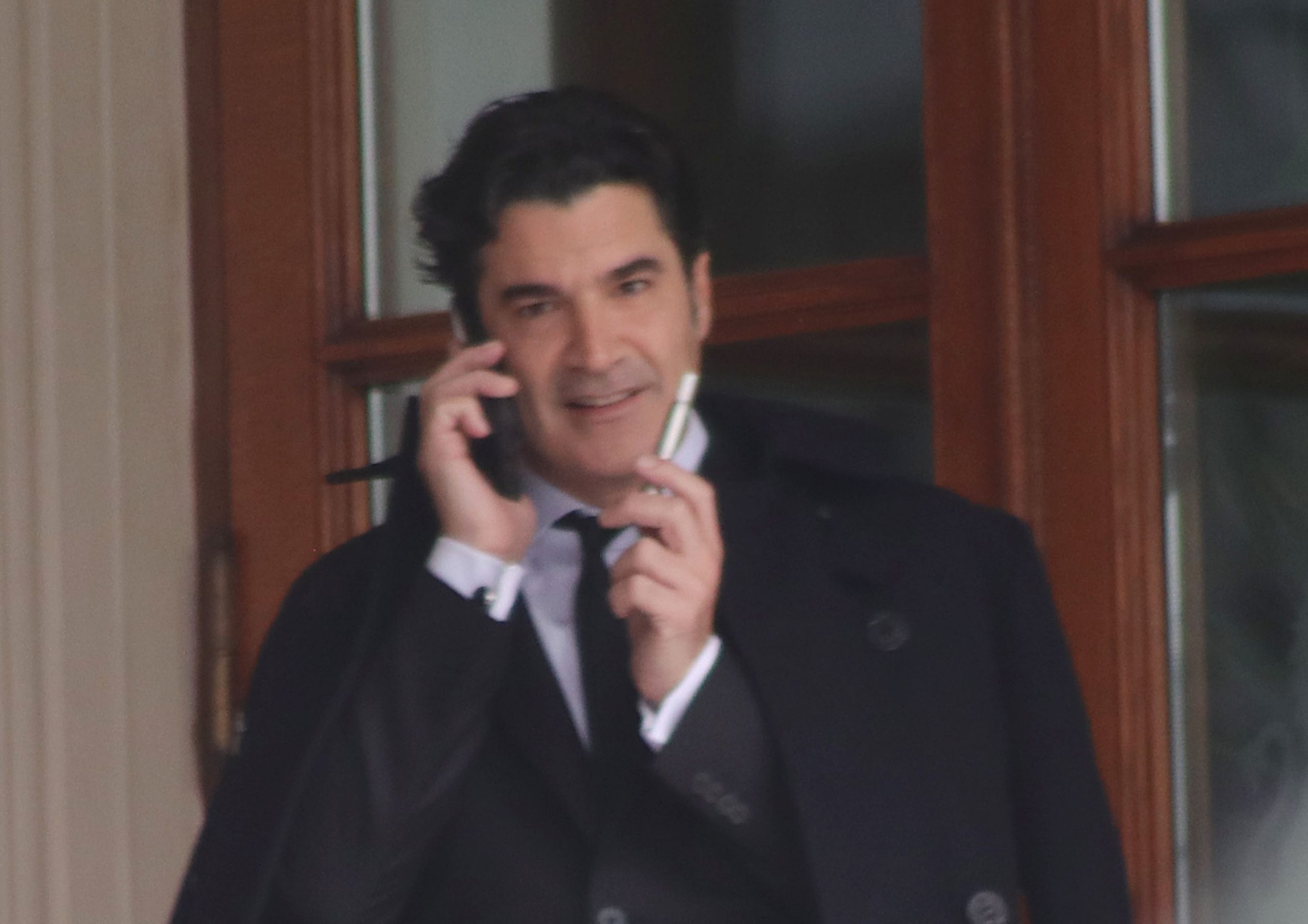 Χριστόφορος Παπακαλιάτης: Στο κέντρο της Αθήνας για τα γυρίσματα της νέας του σειράς