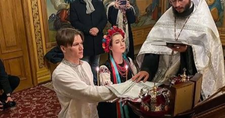 Εισβολή στην Ουκρανία: Ζευγάρι παντρεύτηκε και μετά πήγε στον πόλεμο