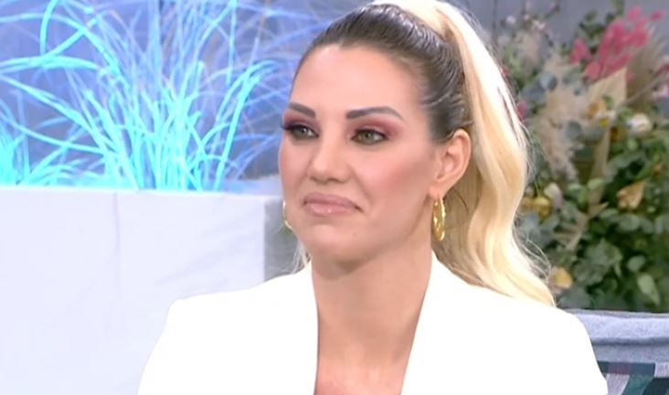 Σάσα Μπάστα: «Ο πατέρας μου πέθανε και το έμαθα μετά από δύο μήνες. Με πήραν όταν ήθελαν λεφτά»
