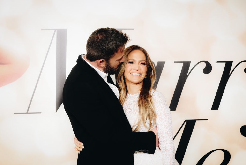 Jennifer Lopez και ο Ben Affleck αρραβωνιάστηκαν! Η ανακοίνωση της τραγουδίστριας και το μυθικό μονόπετρο
