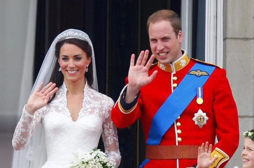 Πρίγκιπας William: Τι ψιθύρισε στην Kate Middleton όταν την είδε στον κόκκινο διάδρομο του γάμου τους;
