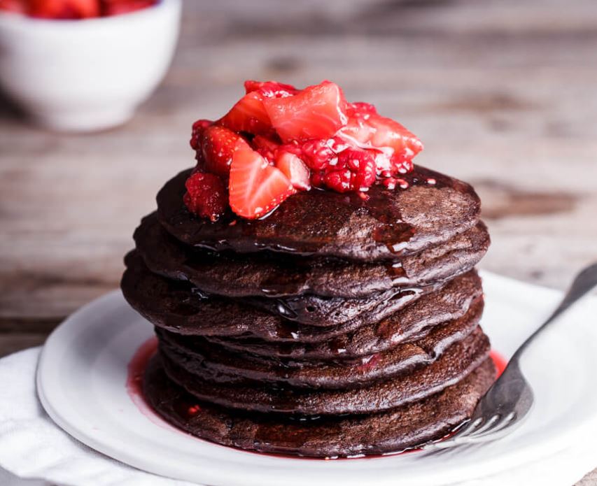 Υγιεινή συνταγή: Pancakes με φράουλες για παιδιά