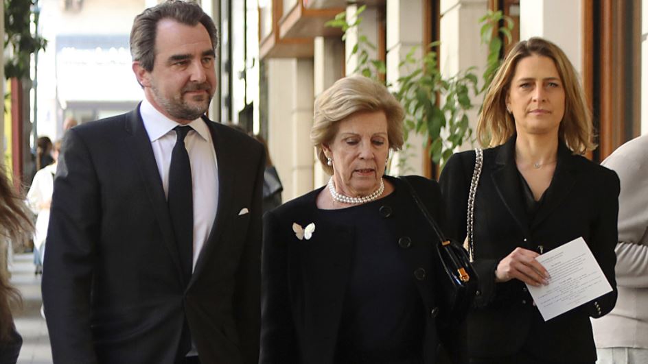 Βασίλισσα Άννα- Μαρία: Στο κέντρο της Αθήνας με τον πρίγκιπα Νικόλαο και την Τατιάνα Μπλάτνικ