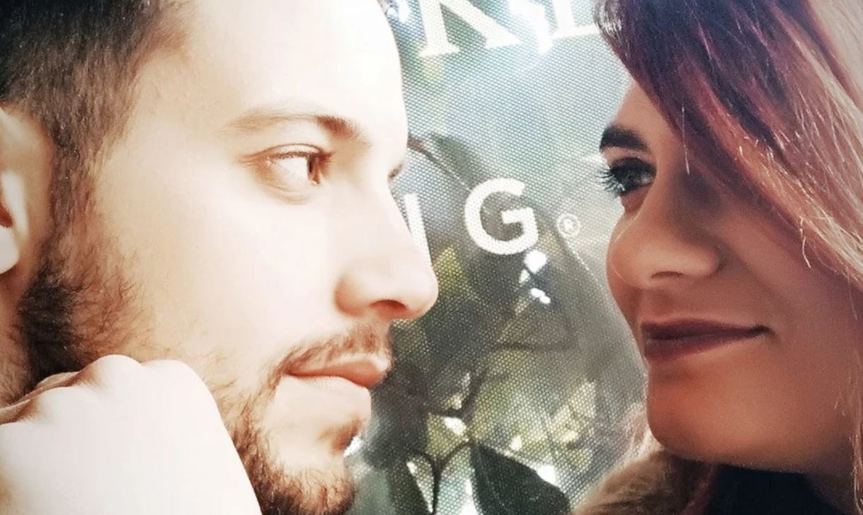 Η αδερφή της Ρούλας κατακεραυνώνει τον Μάνο - «Είναι αλλοπρόσαλλος, την πλάκωνε στο ξύλο»