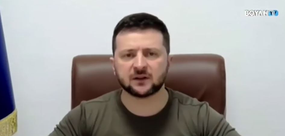 H ομιλία του Ζελένσκι στην ελληνική Βουλή: «“Ελευθερία ή θάνατος” έλεγαν οι δικοί σας επαναστάτες»