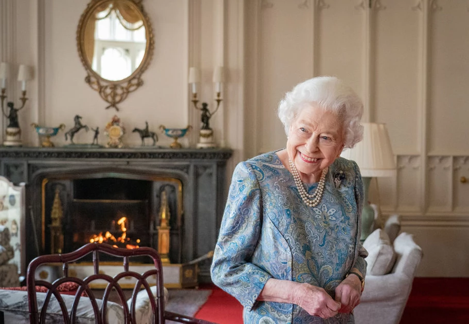 Ένας χρόνος χωρίς τη βασίλισσα Ελισάβετ – Το μήνυμα του Καρόλου συγκινεί