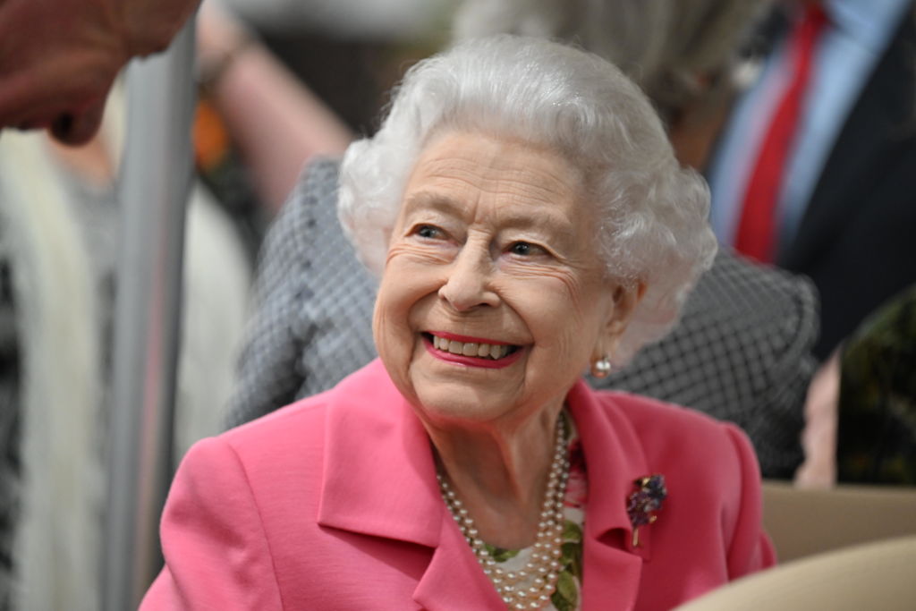 Βασίλισσα Ελισάβετ: Το πανάκριβο αξεσουάρ της και η συμβολική σημασία του