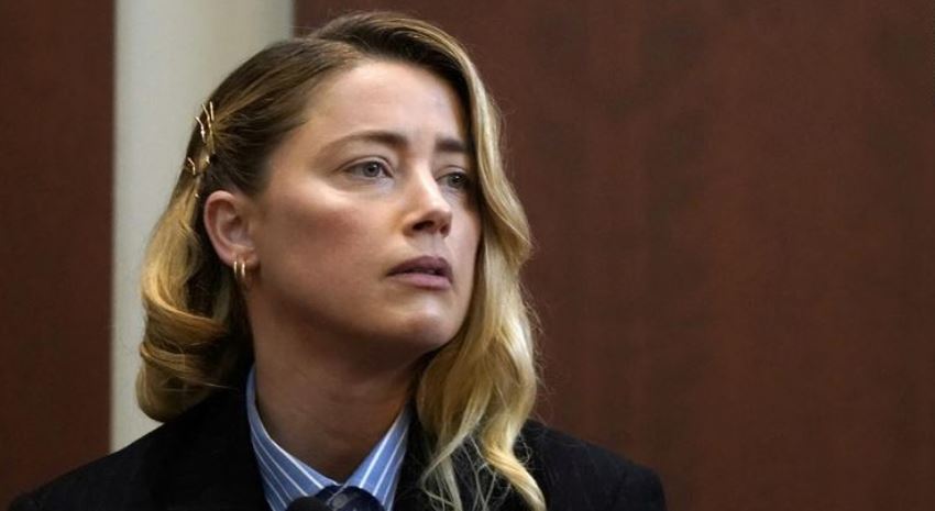 Κατέθεσε η Amber Heard: Περιγράφει την πρώτη φορά που τη χτύπησε και ακραίες σκηνές βίας