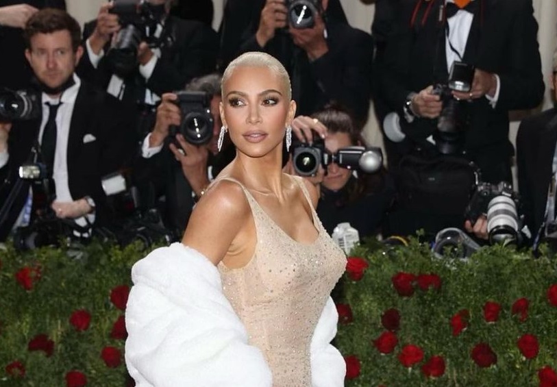 Ο γυμναστής της Kim Kardashian μιλά για τα κιλά που έχασε η star σε χρόνο-ρεκόρ για το Met Gala