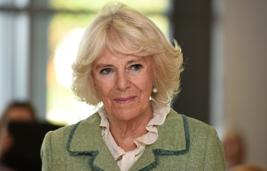 Δούκισσα Camilla: Μόλις φόρεσε την πιο διάσημη Bottega Veneta τσάντα
