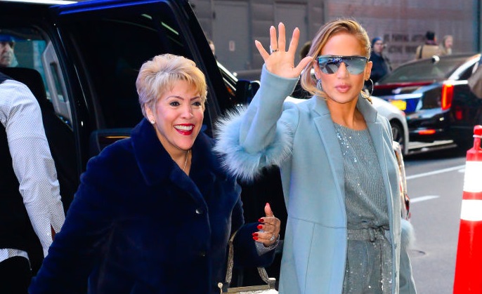 Οι καβγάδες της Jennifer Lopez με τη μητέρα της και ο λόγος που έφυγε από το σπίτι - Η απάντηση της Lupe Rodriguez