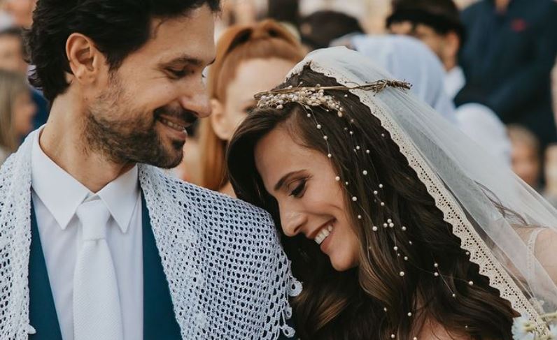 Ορφέας Αυγουστίδης-Γεωργία Κρασσά: Λάμπουν από χαρά στην πρώτη δημόσια εμφάνιση μετά τον γάμο τους