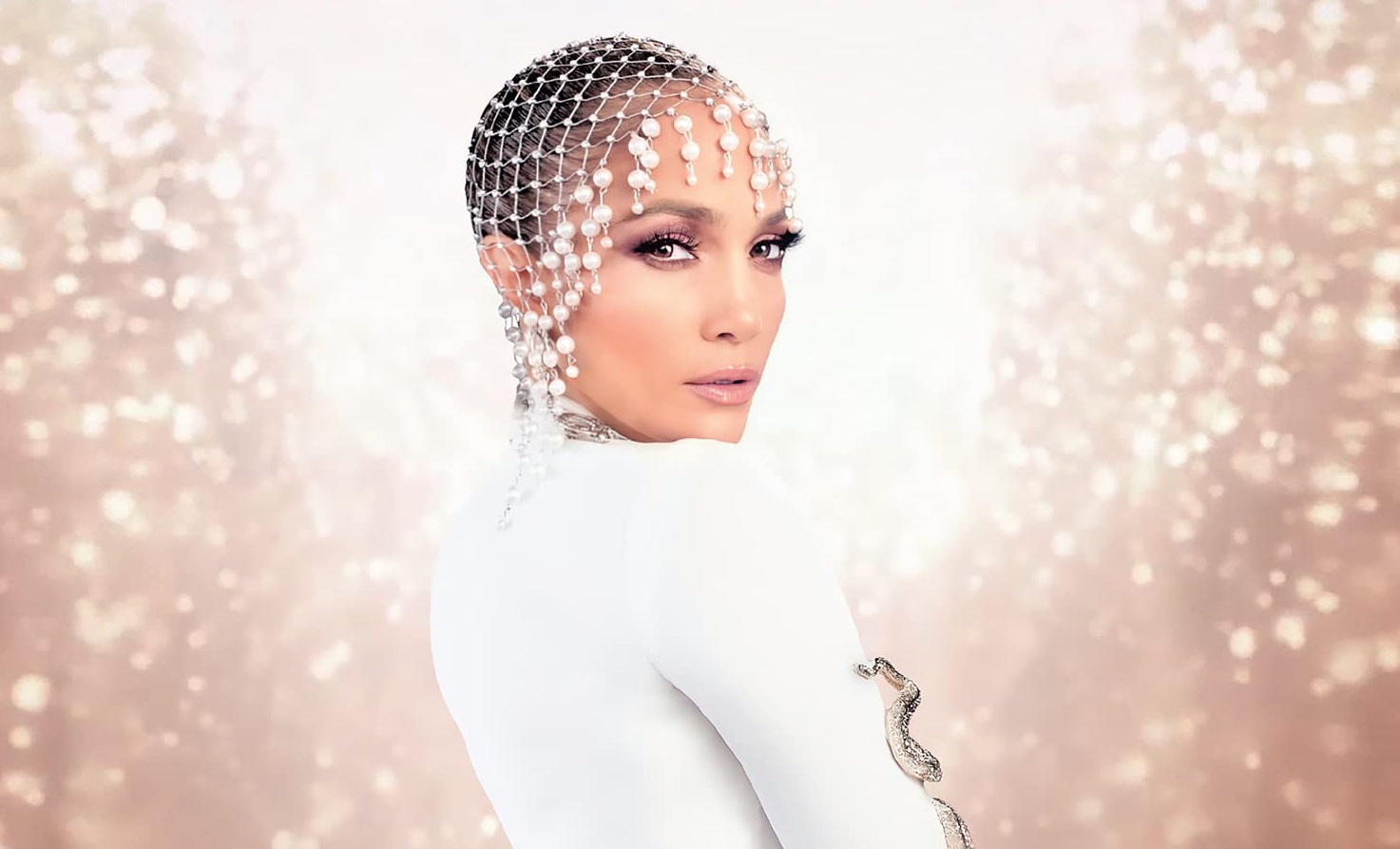 Jennifer Lopez: Εντυπωσιάζει το τρίτο νυφικό φόρεμά της