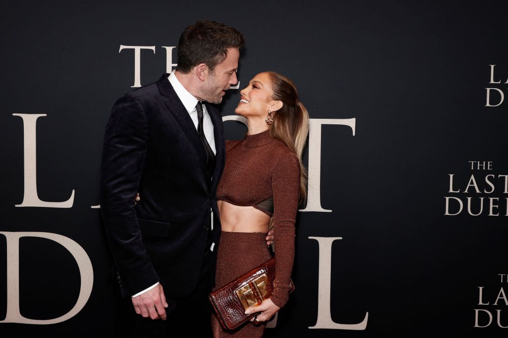 Jennifer Lopez: Έβαλε low budget φόρεμα στο μήνα του μέλιτος που μπορείς να βάλεις κι εσύ