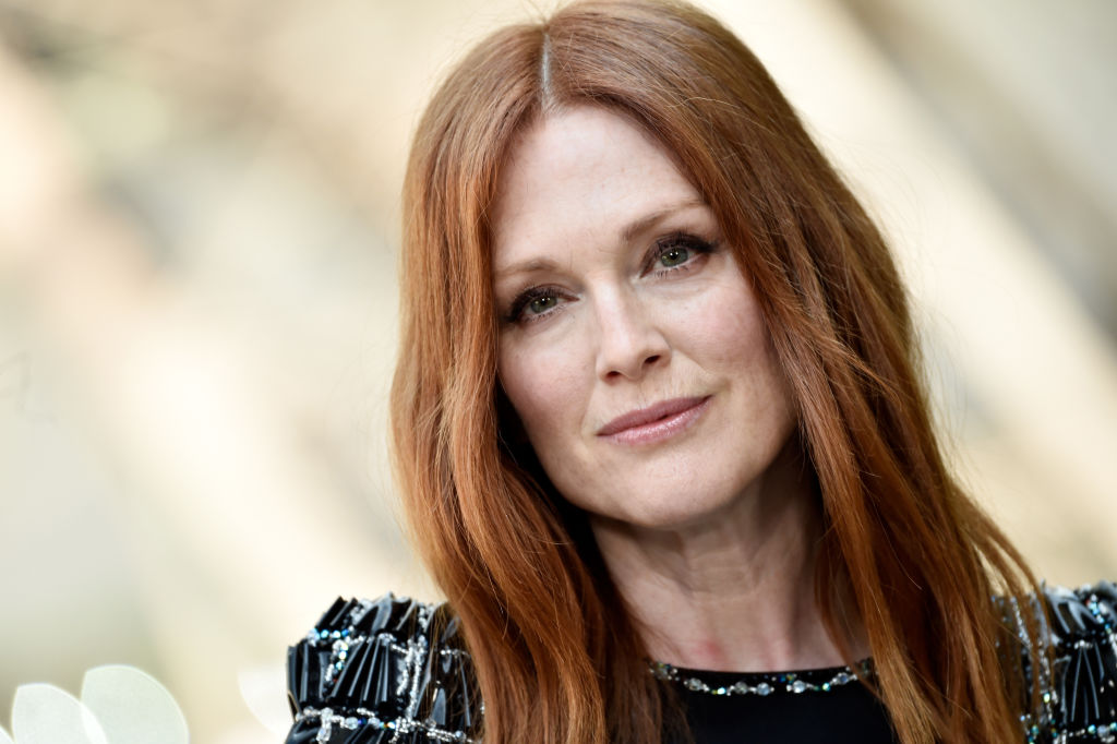 Julianne Moore: Η αντίδραση των θαυμαστών της σε σπάνια selfie!