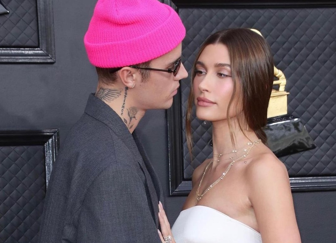 Justin & Hailey Bieber: Θα γίνουν γονείς; Οι φωτογραφίες που πυροδότησαν τις φήμες