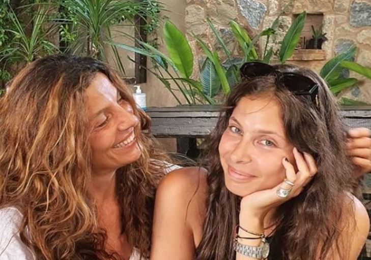 Πόπη Τσαπανίδου: Παντρεύτηκε η κόρη της Μαρίνα – Τα μαγικά στιγμιότυπα από τον νησιώτικο γάμο