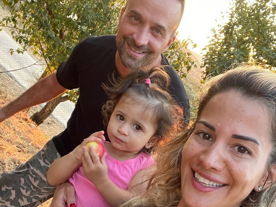 Γιώργος Λιανός: Οι νέες φωτογραφίες με την Κωνσταντίνα Καραλέξη και την κόρη τους στις διακοπές τους
