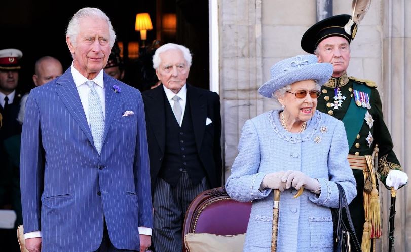 Τέλος το πένθος για τη βρετανική βασιλική οικογένεια: Η ανακοίνωση του βασιλιά Καρόλου και της Καμίλα