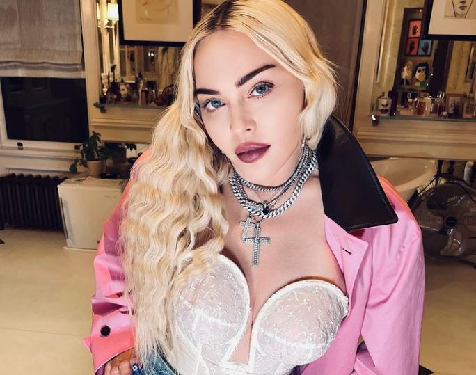 Madonna: Κατέληξε στη ΜΕΘ επειδή προσπαθούσε να ανταγωνιστεί την Taylor Swift