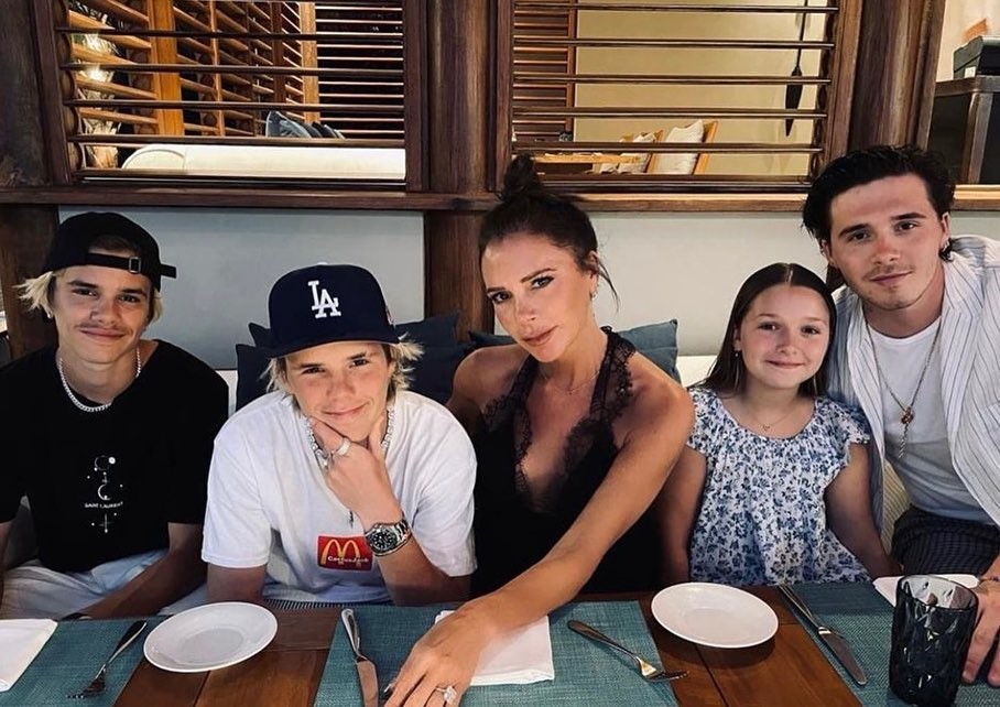Η οικογένεια Beckham στη Disneyland- Οι ξεκαρδιστικές φωτογραφίες που ανέβασε!
