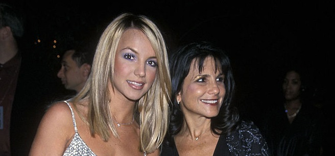 Η Britney Spears επιτίθεται δημόσια στη μητέρα της