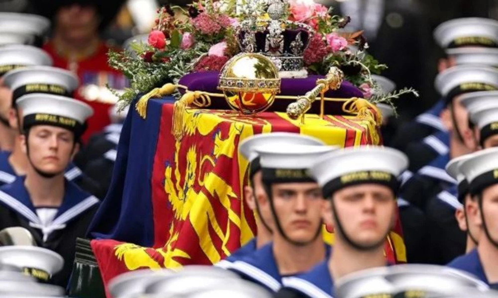 Βασίλισσα Ελισάβετ: Το παλάτι του Μπάκιγχαμ δημοσίευσε νέα φωτογραφία από μία ιδιαίτερη στιγμή στην κηδεία της
