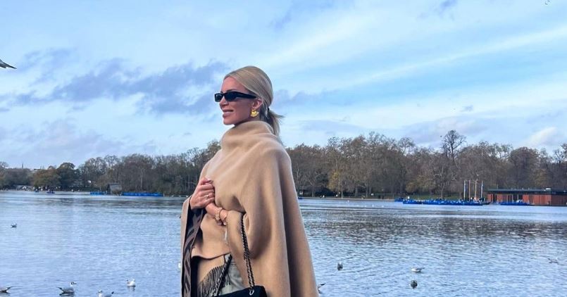 Κατερίνα Καινούργιου: Stylish στο Λονδίνο - H Chanel τσάντα της εντυπωσιάζει